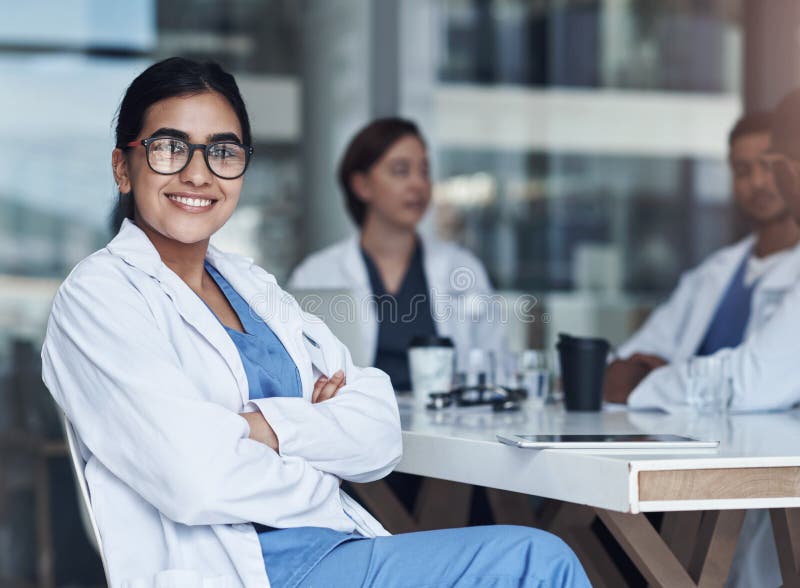 https://thumbs.dreamstime.com/b/shot-female-doctor-sitting-down-to-take-break-her-work-its-great-to-catch-up-coworkers-shot-female-244179081.jpg