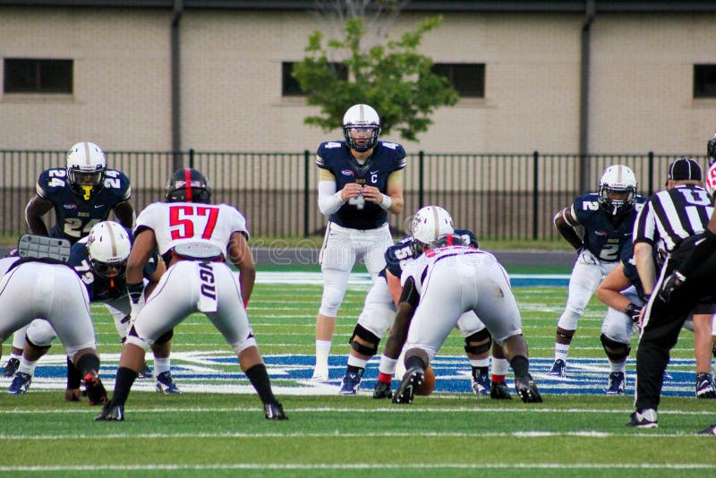 Shotgun Formation Editorial Image Image Of Offense Center 61724900 shotgun-formation-editorial-image-image-of-offense-center-61724900