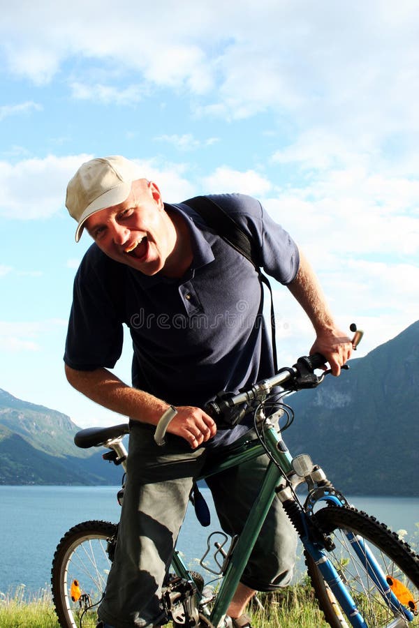 shoutinng человека bike shoutinng человека bike