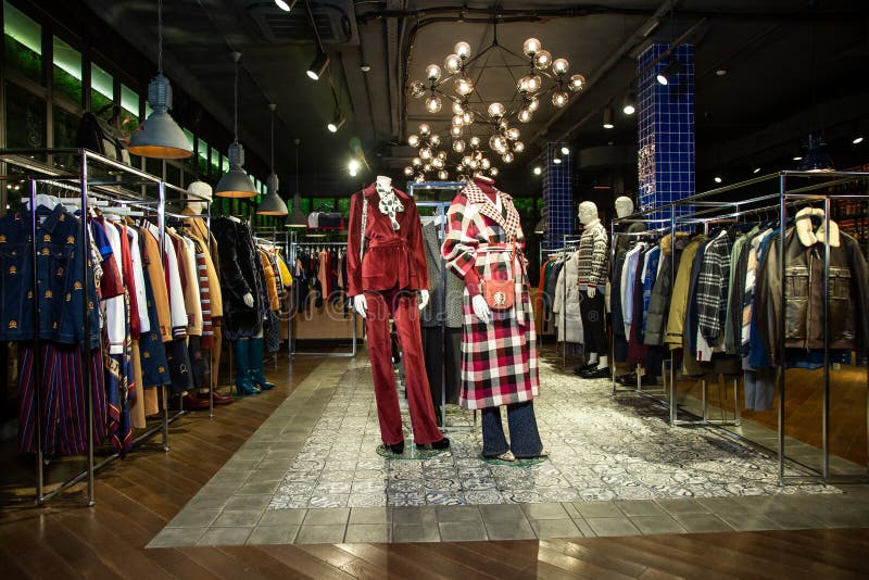 Beautiful Mannequins In Fashionable Clothes In Louis Vuitton Store. Moscow.  01.11.2018 Stock Photo, Picture and Royalty Free Image. Image 136646817.