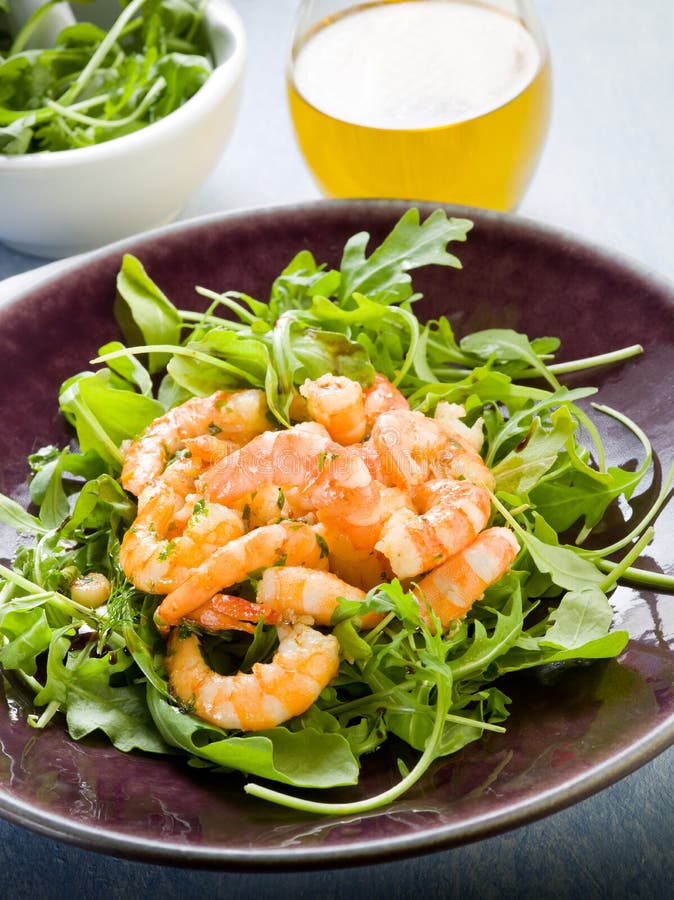 Shrimp salad with arugula