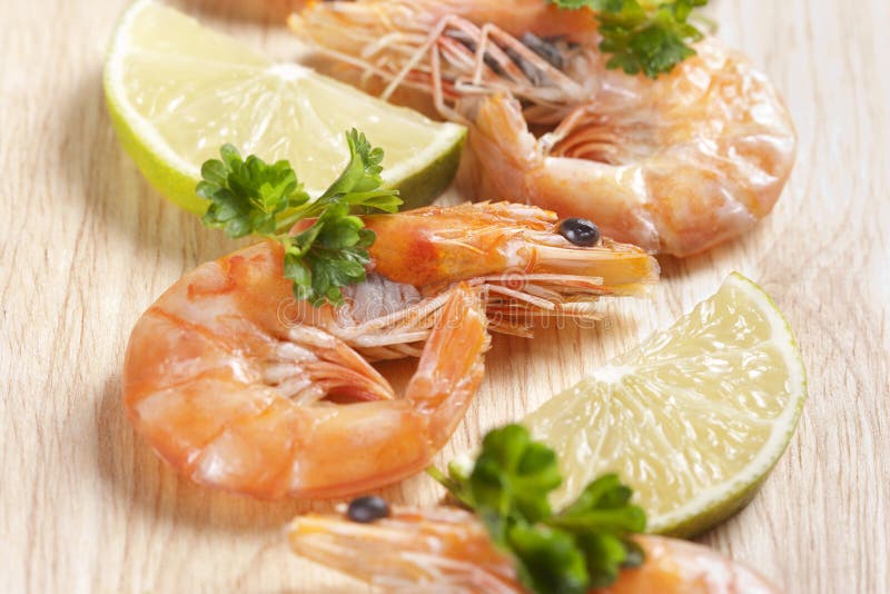 Shrimps with parsley and lemon