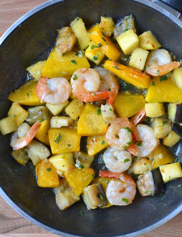 Shrimps and vegetables stock image. Image of yellow, panful 58696221