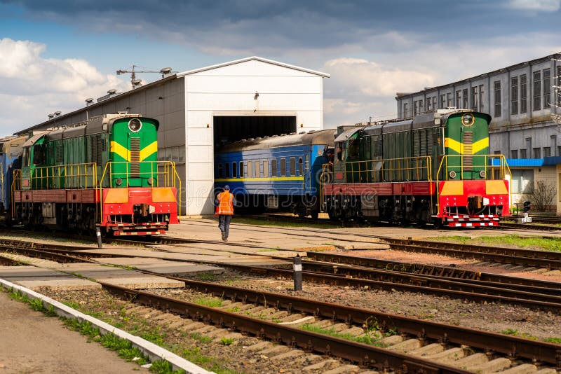 Shunting lokomotiv med den elektriska överföringen fotografering för bildbyråer Shunting lokomotiv med den elektriska överföringen fotografering för bildbyråer