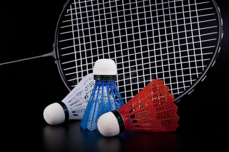 Shuttlecock y raqueta de bádminton imágenes de archivo libres de regalías Shuttlecock y raqueta de bádminton imágenes de archivo libres de regalías