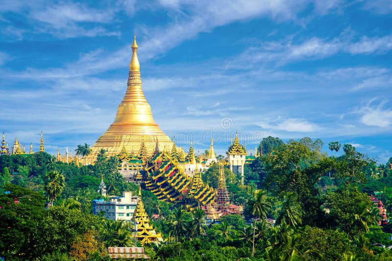 Featured image of post Shwedagon Pagoda Wallpaper No visit to the union of myanmar is complete without a visit to the 2 500 years old shwedagon pagoda which enshrines strands of buddha s hair and other holy relics