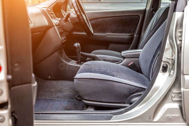 Sièges Avant Confortables à L'intérieur De La Cabine De Camion : Le  Conducteur Et Le Passager Lié Avec La Décoration D'époque En C Image stock  - Image du voiture, voyage: 174061741