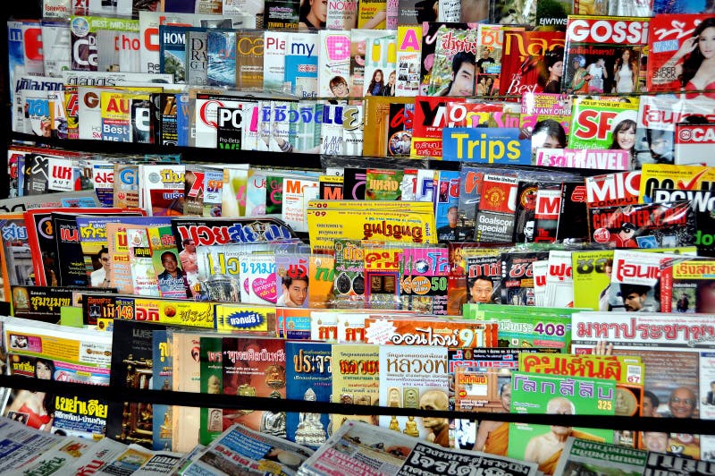 Siamesische Zeitschriften auf Nachrichten-Stand