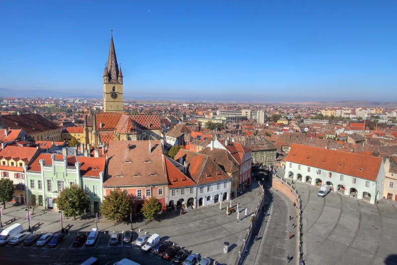 Antenna panoramica di Sibiu, in Romania, dalla Torre del Consiglio.