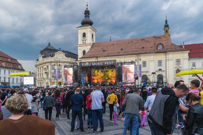 SIBIU, ROMANIA - 9 SEPTEMBER, 2017: A view of thr Big Square during a concert in Sibiu, Romania stock image SIBIU, ROMANIA - 9 SEPTEMBER, 2017: A view of thr Big Square during a concert in Sibiu, Romania stock image