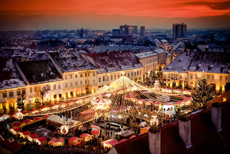 SibiuWeihnachtsmarkt Siebenbürgen Rumänien Stockfoto Bild von