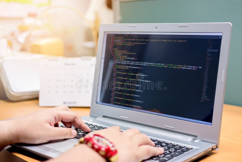 Sich entwickelnde Programmierung und Kodierung von Technologien auf Schreibtisch, Website stockbilder Sich entwickelnde Programmierung und Kodierung von Technologien auf Schreibtisch, Website stockbilder
