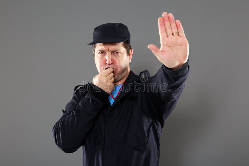 Sicherheitsbeauftragter, der das Stoppschild macht stockfoto Sicherheitsbeauftragter, der das Stoppschild macht stockfoto