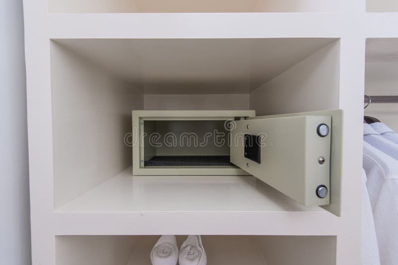 Sicherheitskasten mit elektronischem Verschluss im Hotel stockfotografie Sicherheitskasten mit elektronischem Verschluss im Hotel stockfotografie