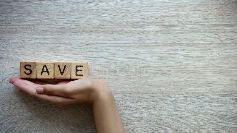 Sicherungswort, Frau, die hölzerne Würfel, weibliche Rechtunterscheidung, Missbrauch hält stockbilder Sicherungswort, Frau, die hölzerne Würfel, weibliche Rechtunterscheidung, Missbrauch hält stockbilder