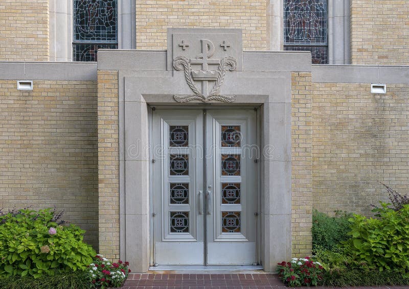 Side entrance to the narthex on the North side of Christ the King Church in Dallas, Texas. Pictured is the side entrance to the narthex on the north side of stock photos Side entrance to the narthex on the North side of Christ the King Church in Dallas, Texas. Pictured is the side entrance to the narthex on the north side of stock photos