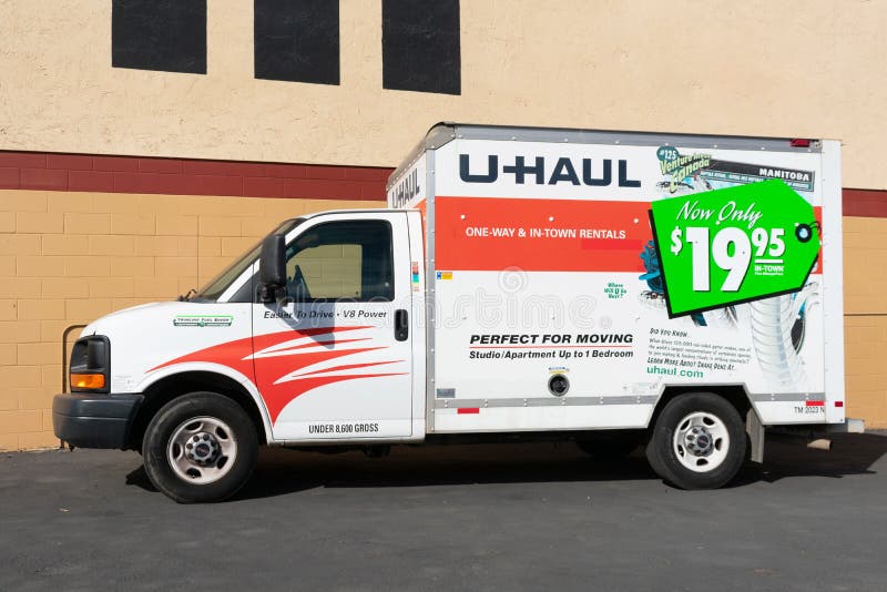 Side View of Parked U-Haul 10 Foot Moving Truck. Editorial Image - Image of  2020, moving: 213402075