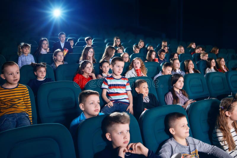 Laterale da tracciamento un film il sala.