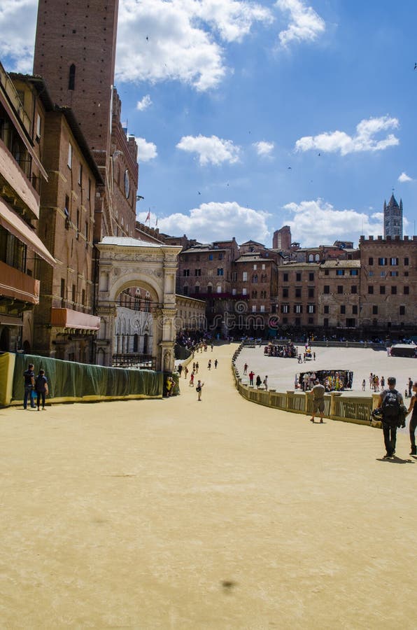 Siena Palio Tuscany vor dem Rennen lizenzfreie stockbilder Siena Palio Tuscany vor dem Rennen lizenzfreie stockbilder