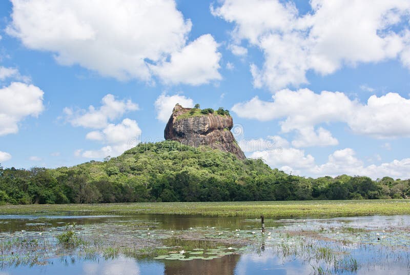 Sigiriya-Felsen-Festung stockfoto. Bild von ceylon, platz - 44006276