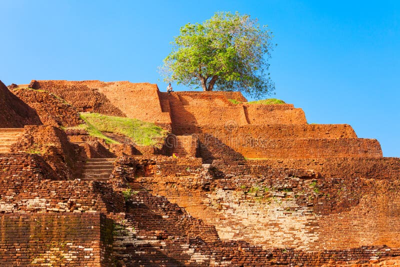 Sigiriya Felsen, Sri Lanka stockfoto. Bild von tourismus - 94473644