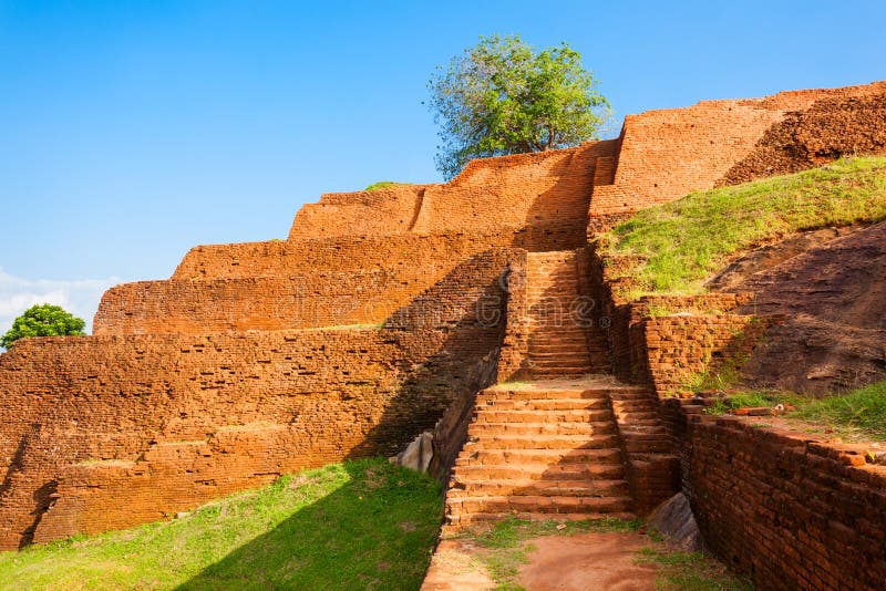 Sigiriya Felsen, Sri Lanka stockfoto. Bild von felsen - 106784092