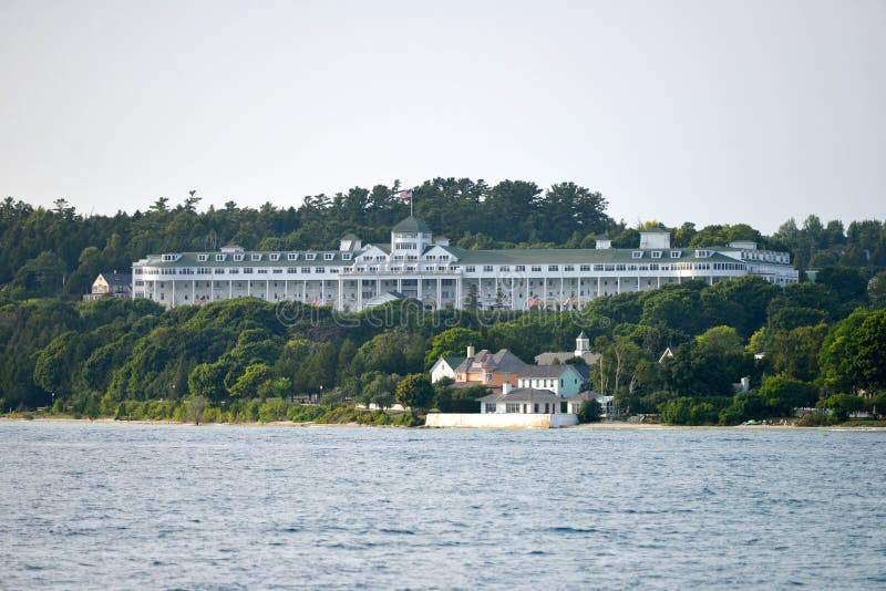 Sikt av Mackinac ös storslagna hotell arkivfoto Sikt av Mackinac ös storslagna hotell arkivfoto
