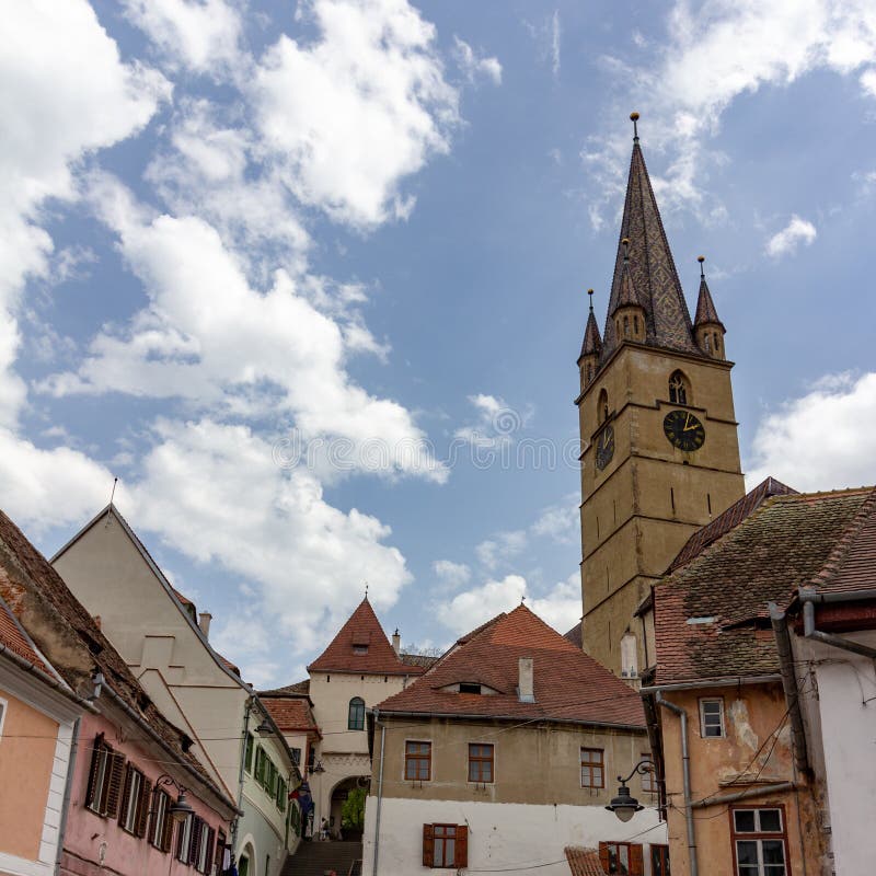 Sikt av Sibiu övrestaden från lägre stad arkivfoton Sikt av Sibiu övrestaden från lägre stad arkivfoton