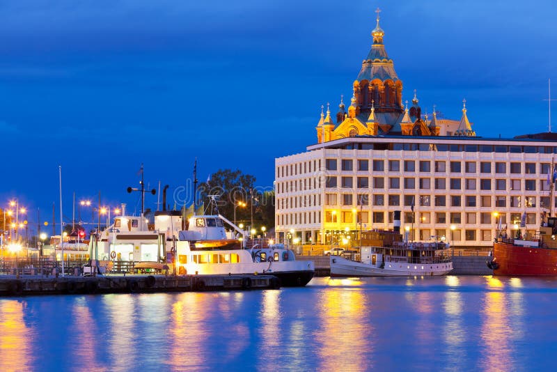 Sikt för aftonfinland helsinki gammal town royaltyfri fotografi