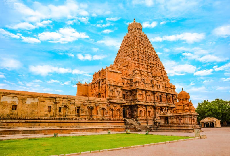 Sikt på den hinduiska Brihadishvara för torn templet, Indien, Tamil Nadu, royaltyfri foto Sikt på den hinduiska Brihadishvara för torn templet, Indien, Tamil Nadu, royaltyfri foto