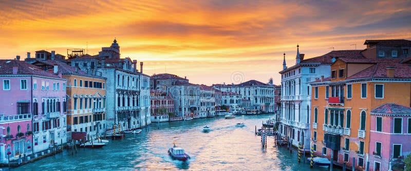 Sikt på Grand Canal i romantiska Venedig, Italien arkivfoton Sikt på Grand Canal i romantiska Venedig, Italien arkivfoton
