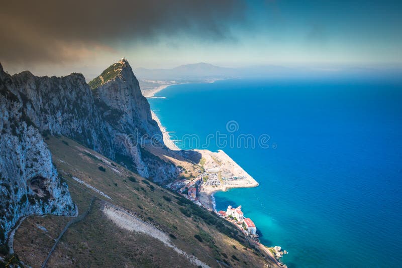 Sikten av Gibraltar vaggar från upperen vaggar royaltyfri fotografi Sikten av Gibraltar vaggar från upperen vaggar royaltyfri fotografi