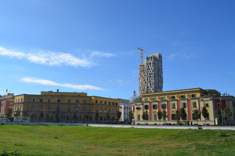 Sikten från den Skanderbeg fyrkanten albania tirana fotografering för bildbyråer Sikten från den Skanderbeg fyrkanten albania tirana fotografering för bildbyråer