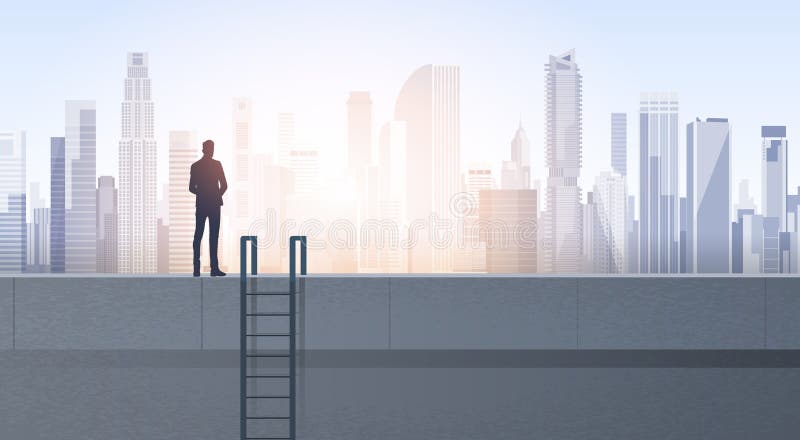 Silhouette d'homme d'affaires sur le toit d'immeuble de bureaux au-dessus du paysage moderne de ville illustration stock Silhouette d'homme d'affaires sur le toit d'immeuble de bureaux au-dessus du paysage moderne de ville illustration stock