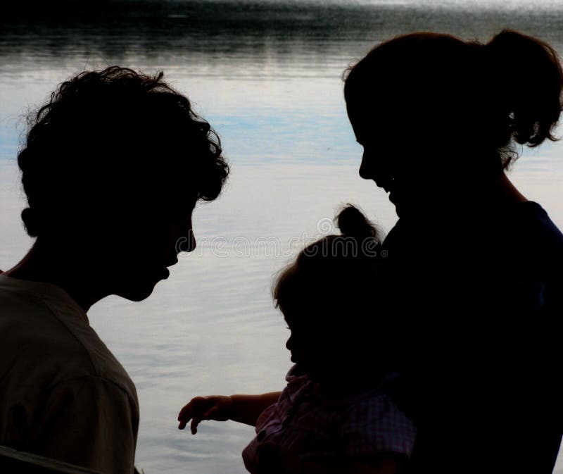 Silhouette de famille image libre de droits Silhouette de famille image libre de droits