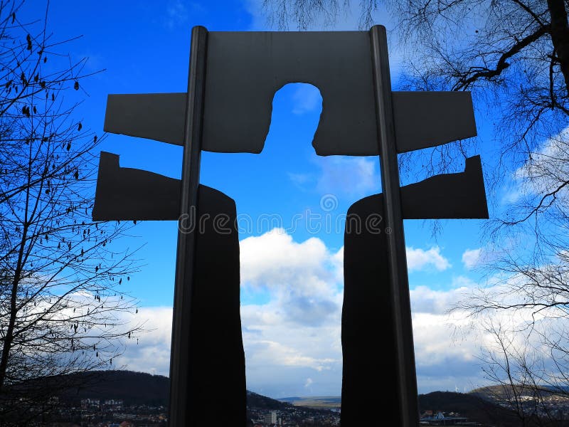 Silhouette de Jésus dans la croix vers le ciel photos stock Silhouette de Jésus dans la croix vers le ciel photos stock