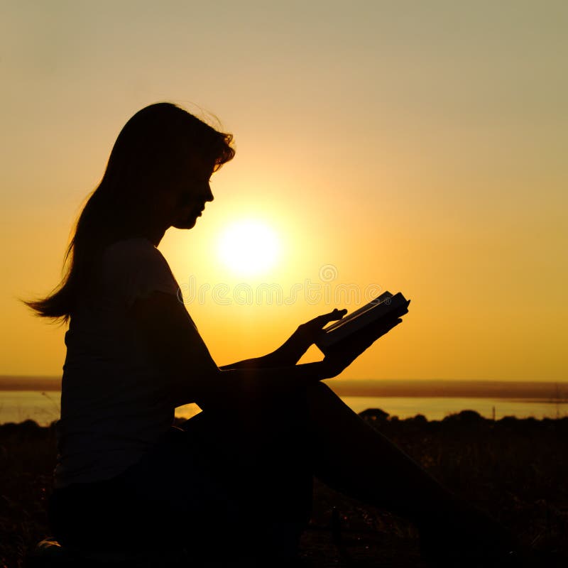 184 Silhouette Girl Reading Sunset Photos - Free & Royalty-Free Stock  Photos from Dreamstime