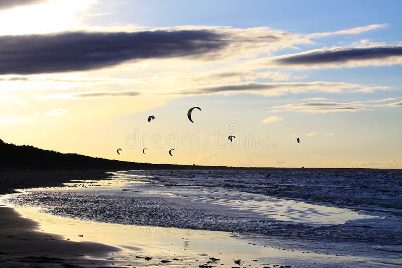 Silhouette of a kitesurf royalty free stock images Silhouette of a kitesurf royalty free stock images