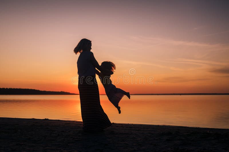 112 Mother Child Sunset Wallpaper Stock Photos - Free & Royalty-Free Stock  Photos from Dreamstime