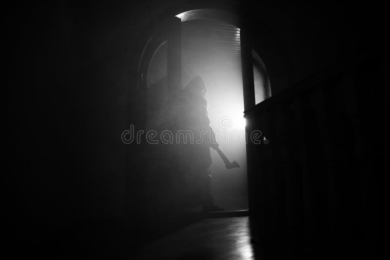 Silhouette Unknown Shadow Figure On Door Foto stock 1906363000