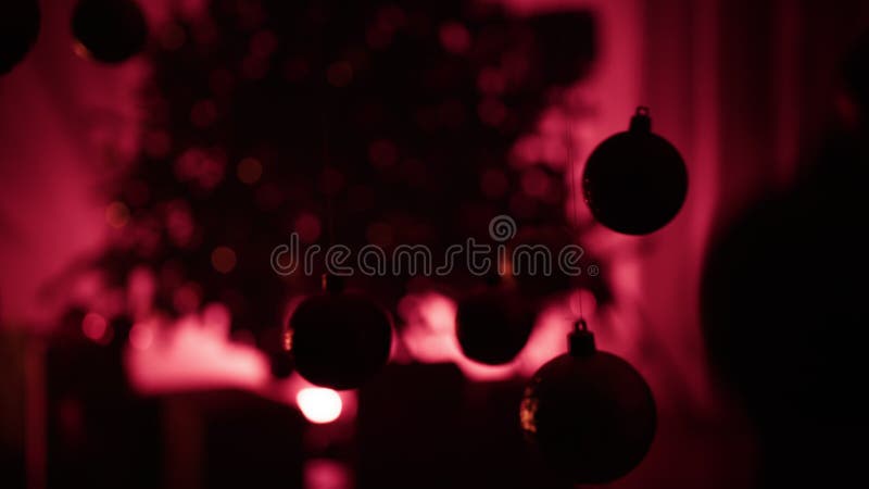 Silhueta de bolas de Natal oscilantes, conceito abstrato video estoque