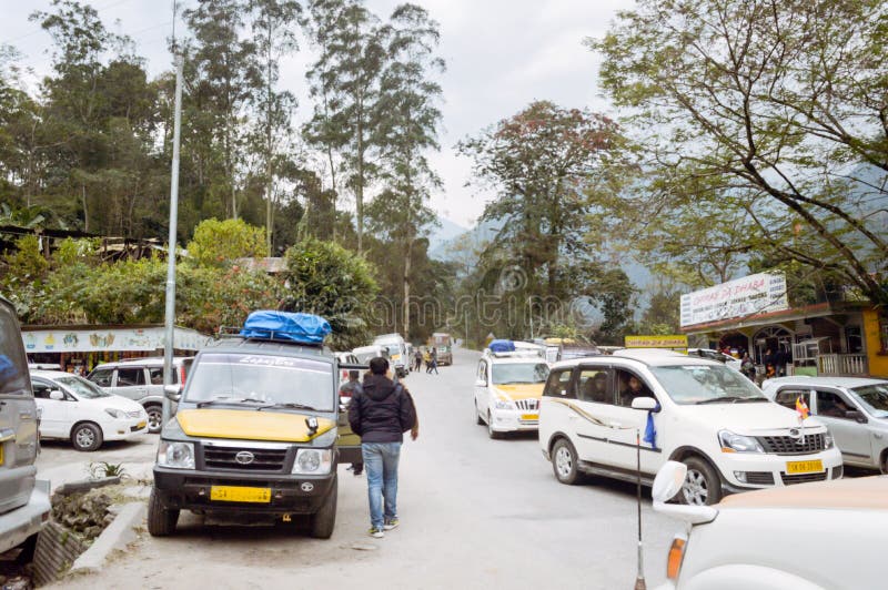 Siliguri Zachodni Bengalia India Październik 2018 - widok popularny turystyczny postój na podróży od Malbazar Gangtok na trasie N zdjęcia royalty free Siliguri Zachodni Bengalia India Październik 2018 - widok popularny turystyczny postój na podróży od Malbazar Gangtok na trasie N zdjęcia royalty free