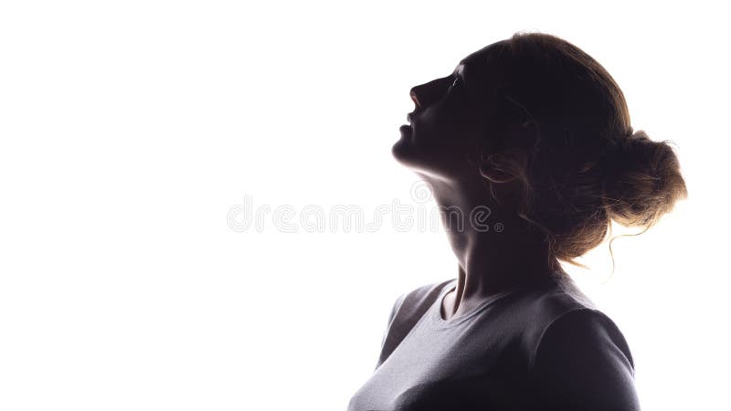 Silueta de la figura de la muchacha hermosa, del perfil de la mujer en fondo aislado blanco, del concepto de belleza y de la moda fotografía de archivo libre de regalías Silueta de la figura de la muchacha hermosa, del perfil de la mujer en fondo aislado blanco, del concepto de belleza y de la moda fotografía de archivo libre de regalías