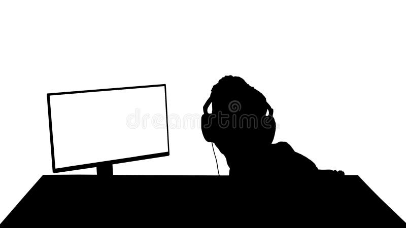 Silueta entusiasmada gamer con audífonos sonriendo a la cámara. metrajes