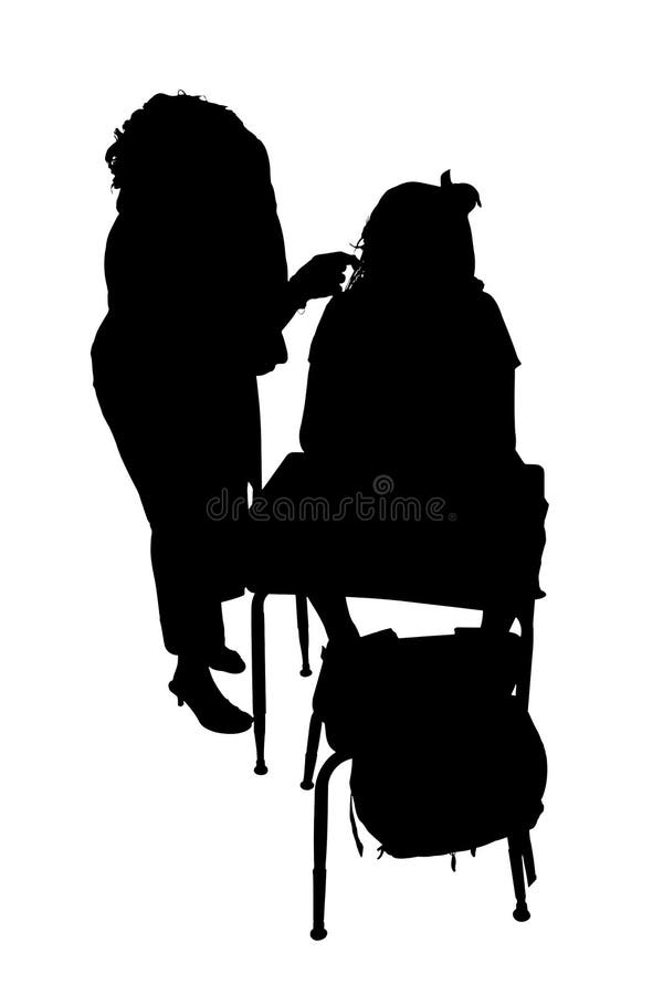 Siluetta con il percorso di residuo della potatura meccanica della donna e del bambino allo scrittorio fotografia stock libera da diritti Siluetta con il percorso di residuo della potatura meccanica della donna e del bambino allo scrittorio fotografia stock libera da diritti