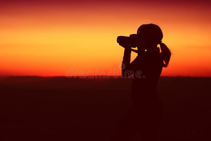 Siluetta della donna di affari fotografie stock libere da diritti Siluetta della donna di affari fotografie stock libere da diritti