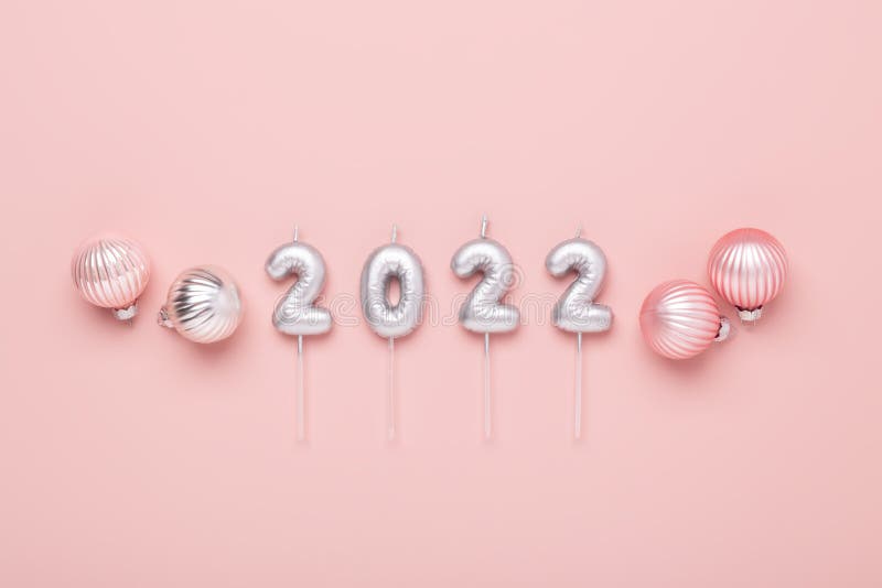 Năm 2022 sắp đến và chắc hẳn bạn đang tìm kiếm một bức ảnh số bạc mang đầy phong cách để trang trí cho máy tính hay điện thoại của mình nhỉ? Hãy xem ngay bức ảnh này, với số bạc năm 2022 trên nền hồng và bóng ảnh, bạn chắc chắn sẽ tìm thấy điều bạn đang tìm kiếm!