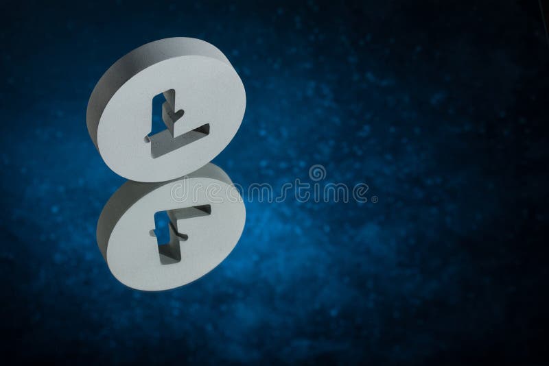 Simbolo di valuta di Litecoin nella riflessione di specchio su Dusty Background blu illustrazione di stock Simbolo di valuta di Litecoin nella riflessione di specchio su Dusty Background blu illustrazione di stock