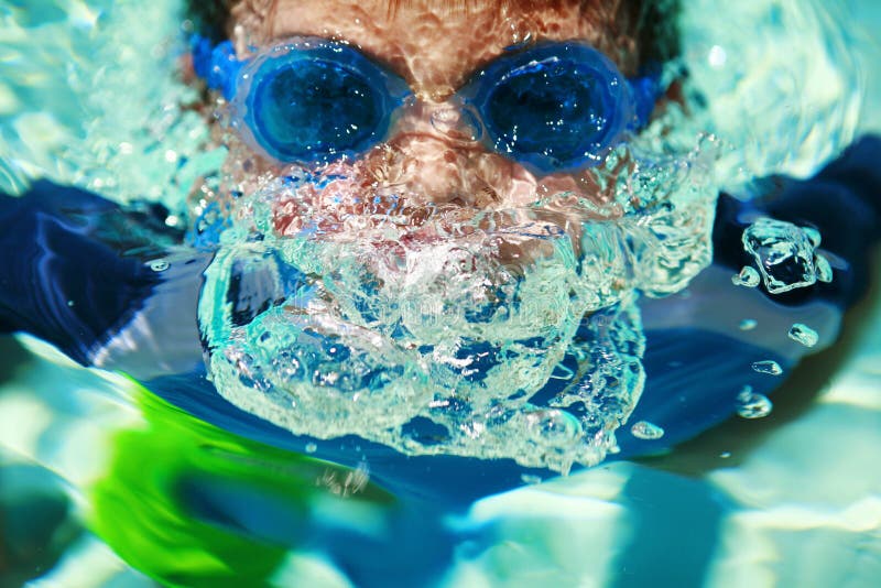 simma för bubblor royaltyfri fotografi simma för bubblor royaltyfri fotografi