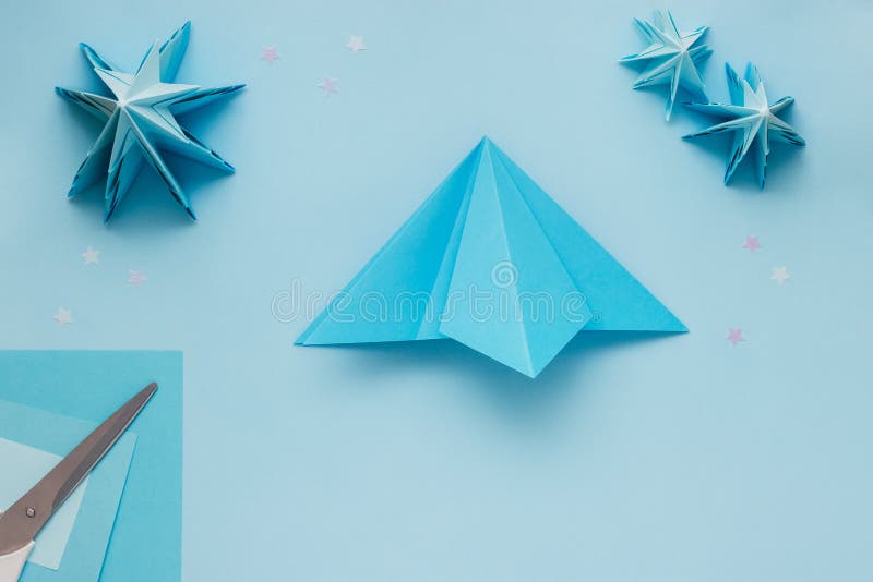 Paper Christmas Tree | Kids' Crafts | Fun Craft Ideas | FirstPalette.com